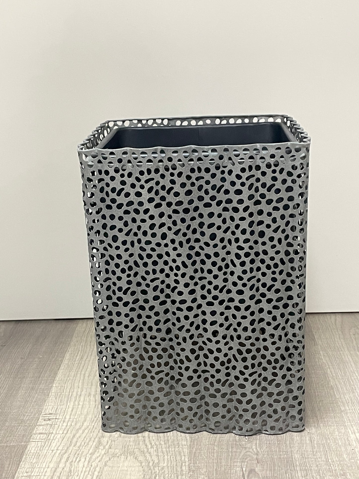 Vaso Quadro Traforo EDG in Metallo 36x28x28 cm