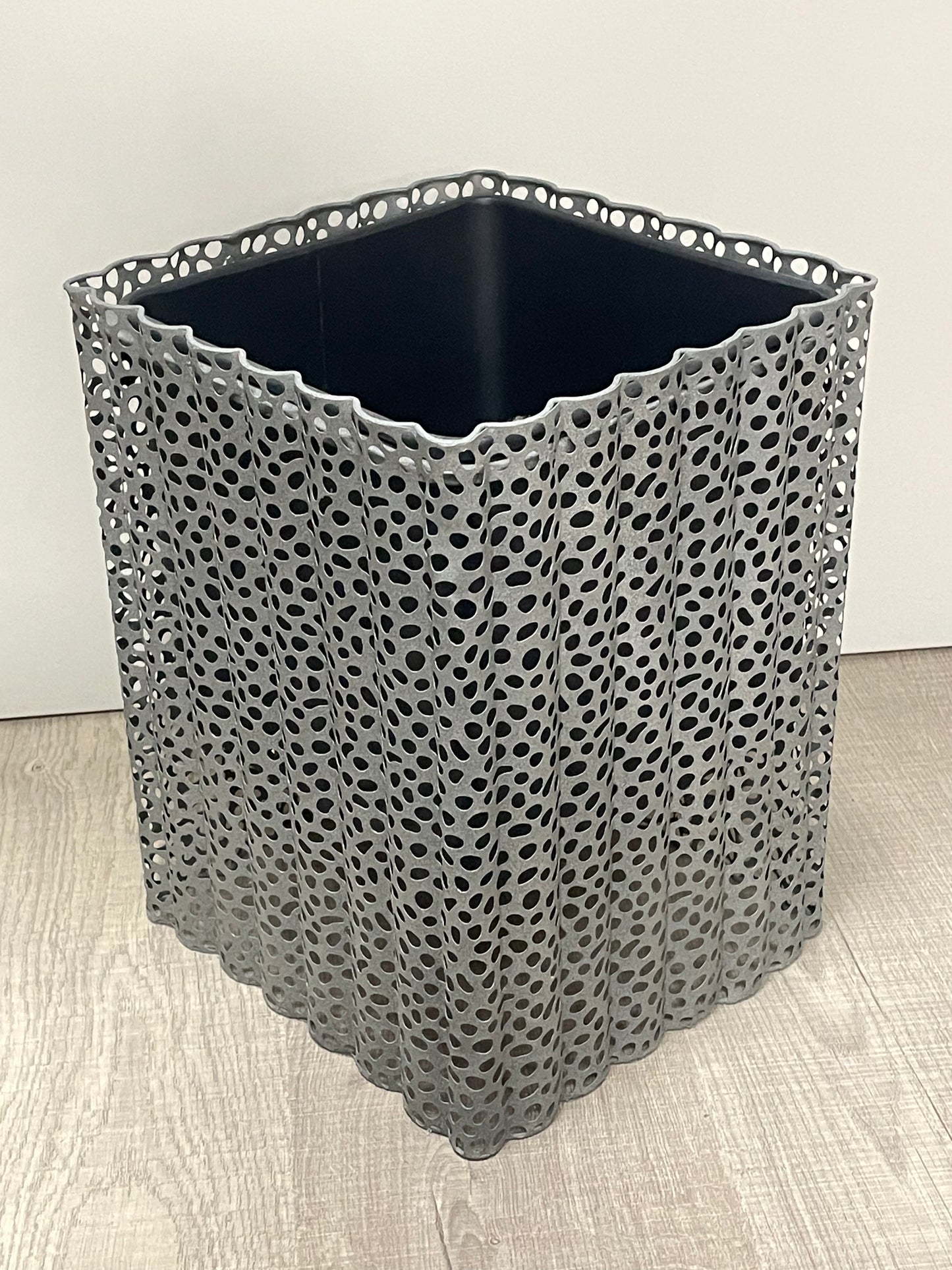 Vaso Quadro Traforo EDG in Metallo 36x28x28 cm